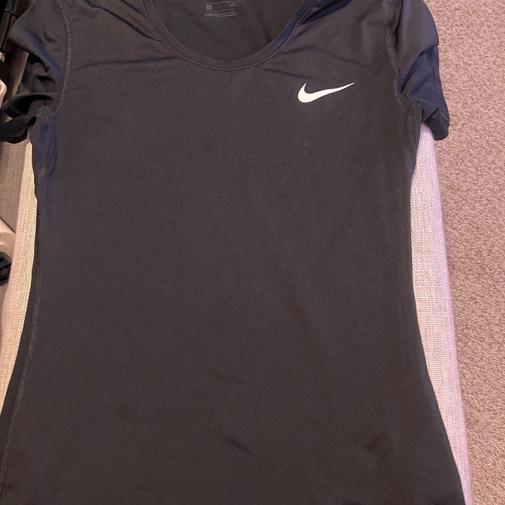 Nike Women's Black Short Sleeve Tee